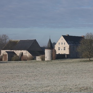  - Denée